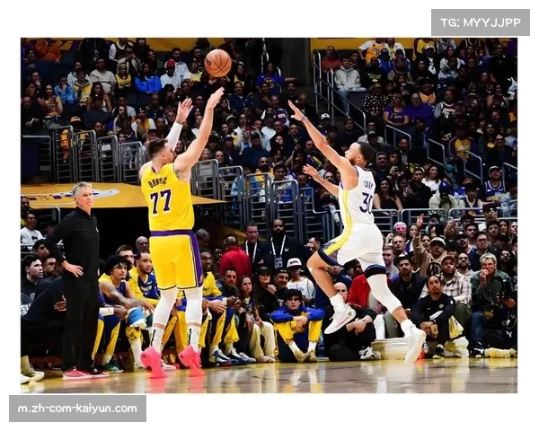 东契奇正负值+20全场最高 湖人进攻空间创造优质投篮机会